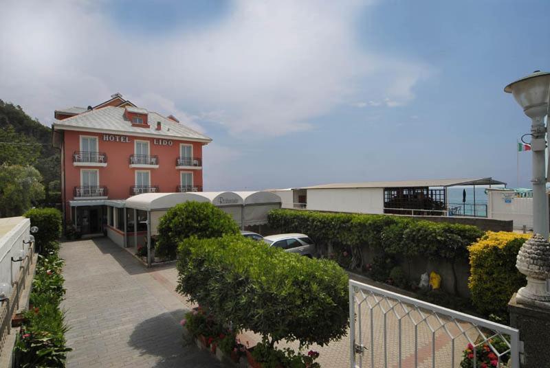 Lido